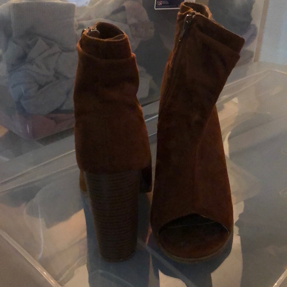 Heeled booties - Picture 3 of 4